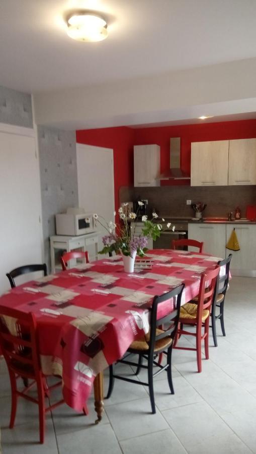 Maison En Pierre De Pays Segrie Экстерьер фото